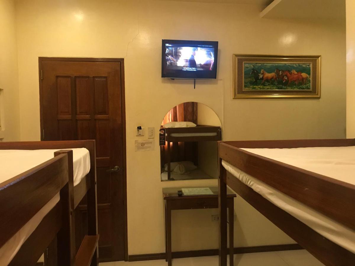 Aquari Travellers Inn Puerto Princesa Exteriör bild